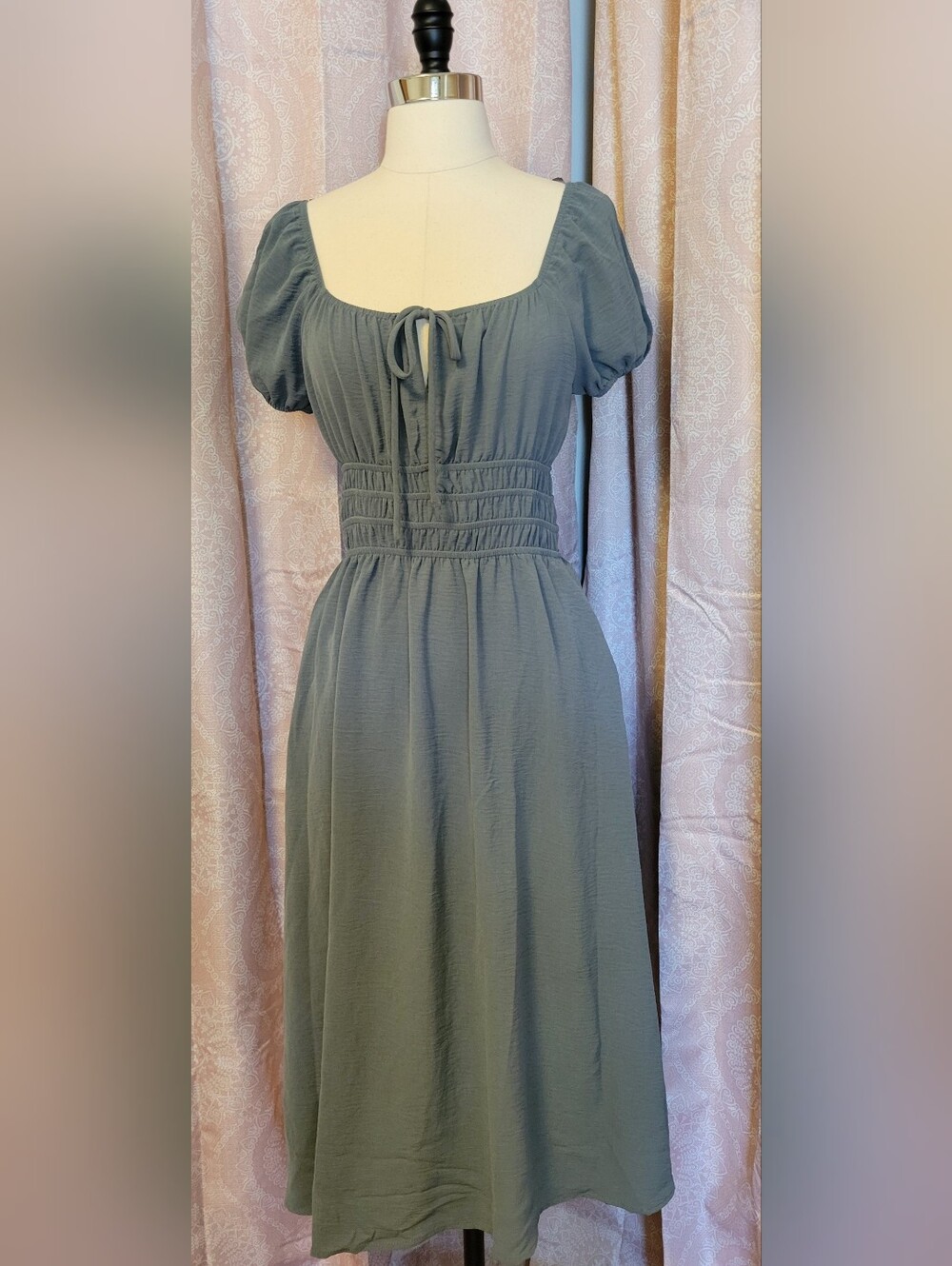 Monteau LA Smocked Puff Sleeve Midi Dress - Sage Green S NEW